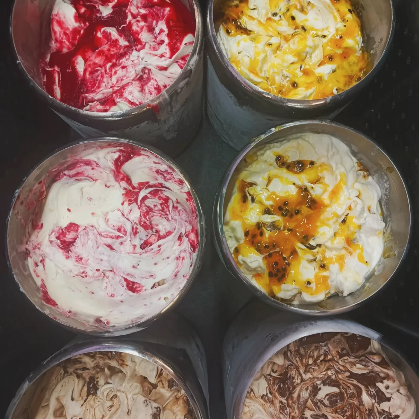Kolorowe gelato LoLo Manolo w kuwetach